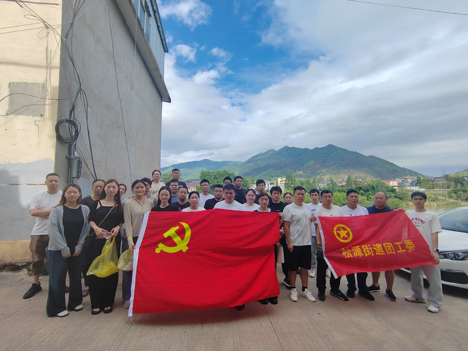 巡河護(hù)河我先行 水清岸綠生態(tài)美——易順建工集團有限公司入黨積極分子參加巡河活動